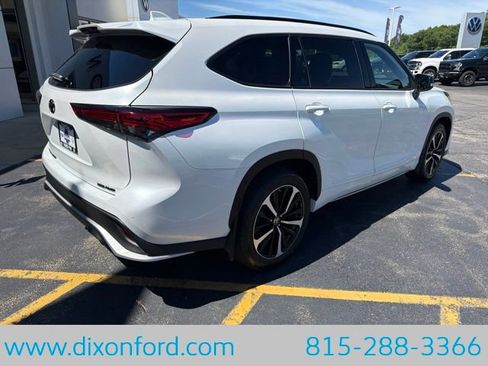 Used 2022 Toyota Highlander XSE AWD/4WD image 8