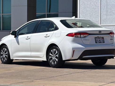 Certified 2022 Toyota Corolla LE FWD image 7