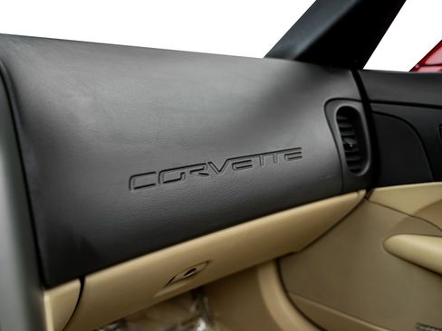 Used 2007 Chevrolet Corvette Convertible w/ Preferred Equipment Group RWD image 46