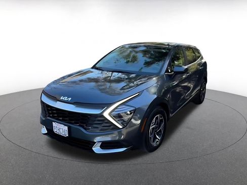 Used 2025 Kia Sportage LX image 7
