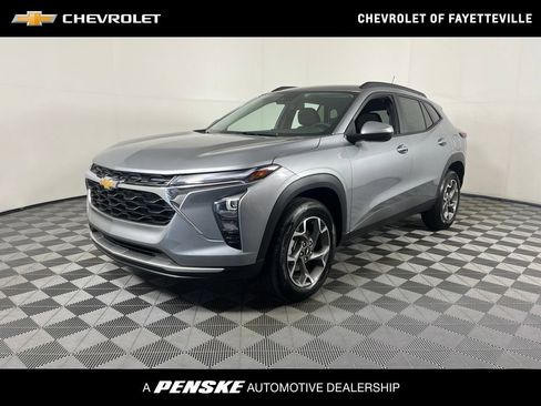 New 2026 Chevrolet Trax LT w/ Driver Confidence Package FWD image 1