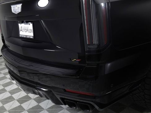 Used 2026 Cadillac Escalade V w/ LPO, ONYX Package AWD/4WD image 57