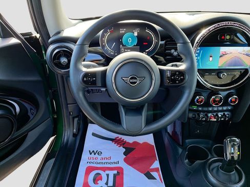 Used 2023 MINI Cooper 2-Door Hardtop image 31