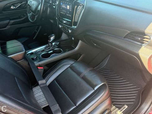 Used 2023 Chevrolet Traverse RS FWD image 9