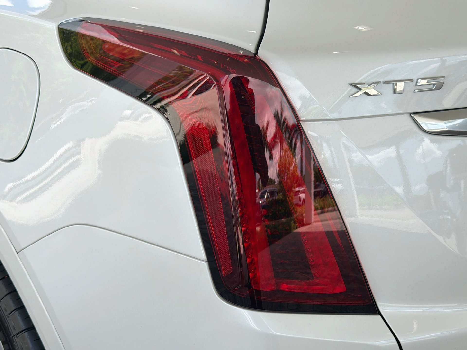 Certified 2023 Cadillac XT5 Premium Luxury FWD image 12