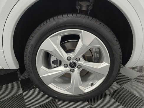 Certified 2025 Audi Q5 2.0T Premium Plus image 22