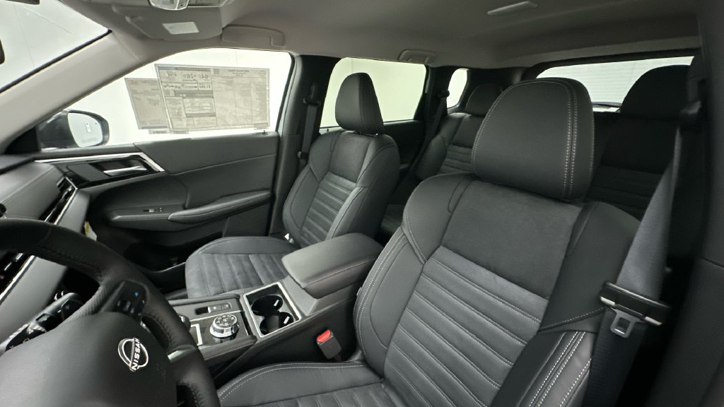 New 2026 Nissan Rogue SL AWD/4WD image 9