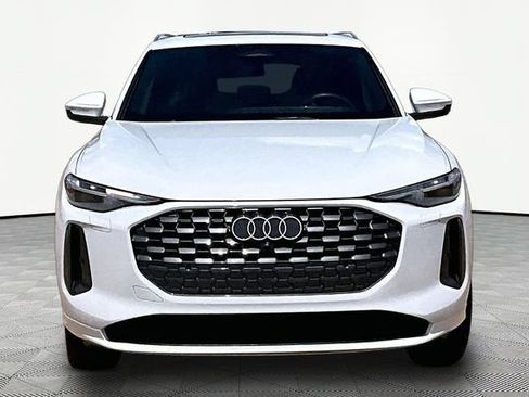 Used 2025 Audi Q5 Premium Plus w/ Premium Plus AWD/4WD image 3