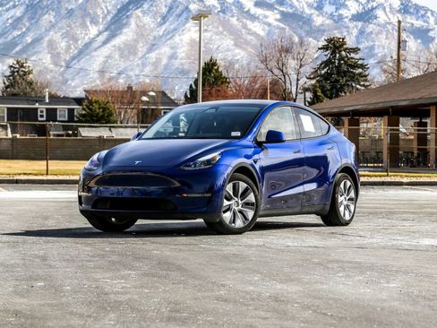 Used 2024 Tesla Model Y Long Range image 1