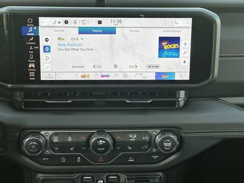 New 2025 Jeep Gladiator Sport image 12