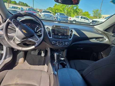 Used 2016 Chevrolet Malibu LT image 14