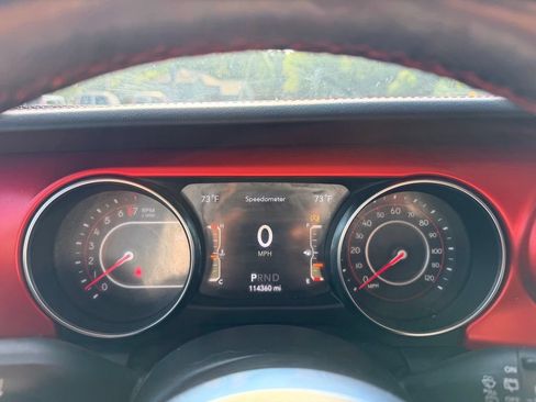 Used 2019 Jeep Wrangler Unlimited Rubicon w/ Dual Top Group AWD/4WD image 18