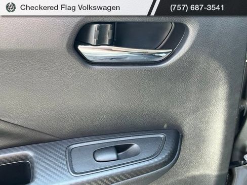 Used 2024 Nissan Versa SR FWD image 22