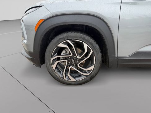 Used 2025 Chevrolet TrailBlazer RS w/ Driver Confidence Package FWD image 9