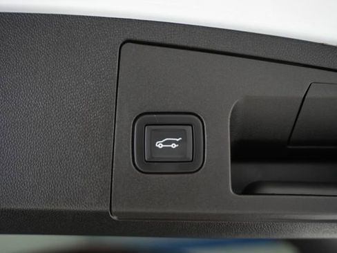 Used 2022 Cadillac XT4 Sport AWD/4WD image 11
