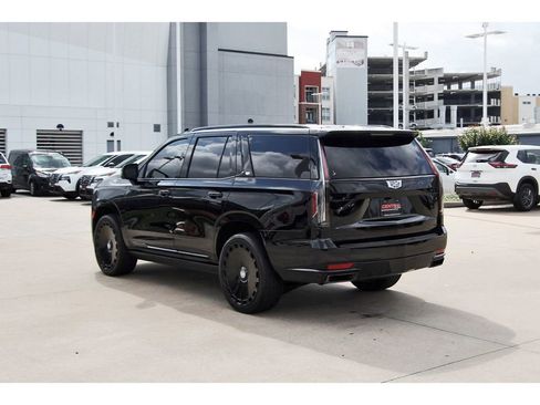 Used 2022 Cadillac Escalade Sport Platinum w/ LPO, ONYX Package image 4