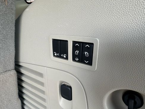 Used 2015 GMC Yukon Denali w/ Premium Package image 12