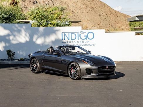 Used 2020 Jaguar F-TYPE Convertible image 4