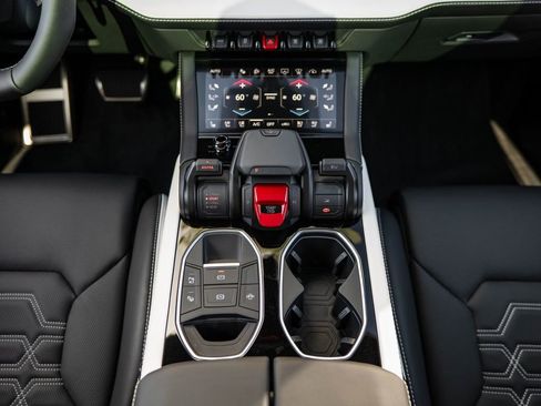New 2025 Lamborghini Urus SE image 29