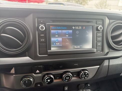 Used 2016 Toyota Tacoma SR w/ Towing Package image 15