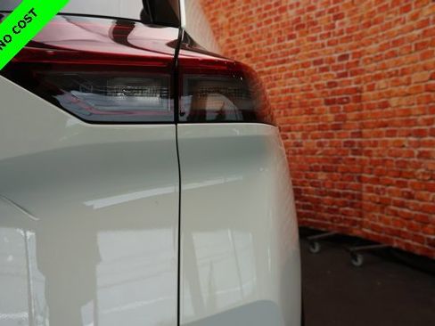 Used 2023 Nissan Rogue S image 80