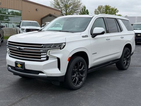 Used 2021 Chevrolet Tahoe High Country w/ Premium Package AWD/4WD image 4