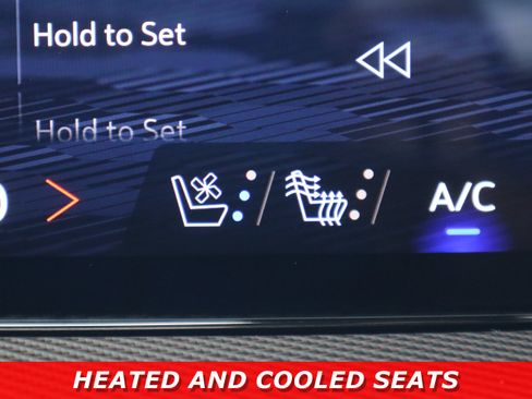 Used 2025 Chevrolet Traverse High Country FWD image 23