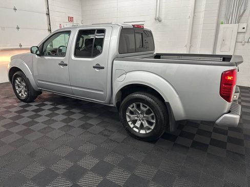 Used 2021 Nissan Frontier SV image 6