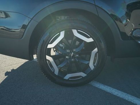 Used 2024 Kia Telluride EX w/ EX Captain's Chair Package image 44