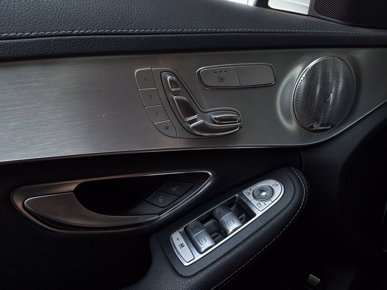 Used 2015 Mercedes-Benz C 400 4MATIC image 24