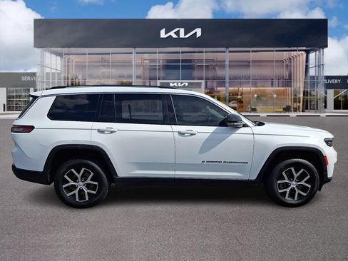 Used 2023 Jeep Grand Cherokee L Limited AWD/4WD image 7