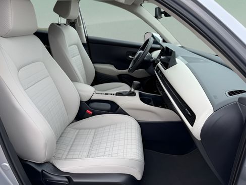 Certified 2026 Honda HR-V LX image 28