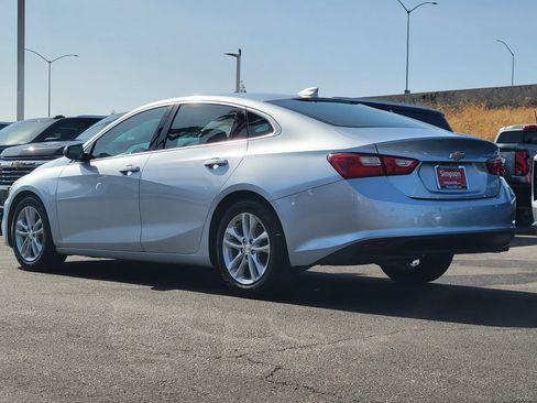 Used 2017 Chevrolet Malibu Hybrid w/ Leather Package FWD image 2
