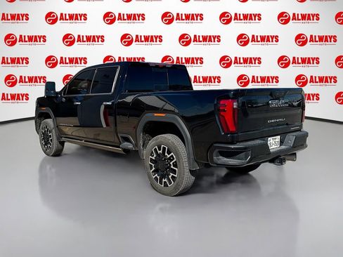 Used 2024 GMC Sierra 2500 Denali Ultimate image 4