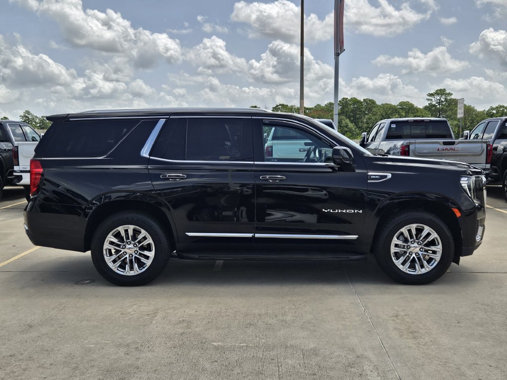 Used 2023 GMC Yukon SLT w/ SLT Premium Package AWD/4WD image 4