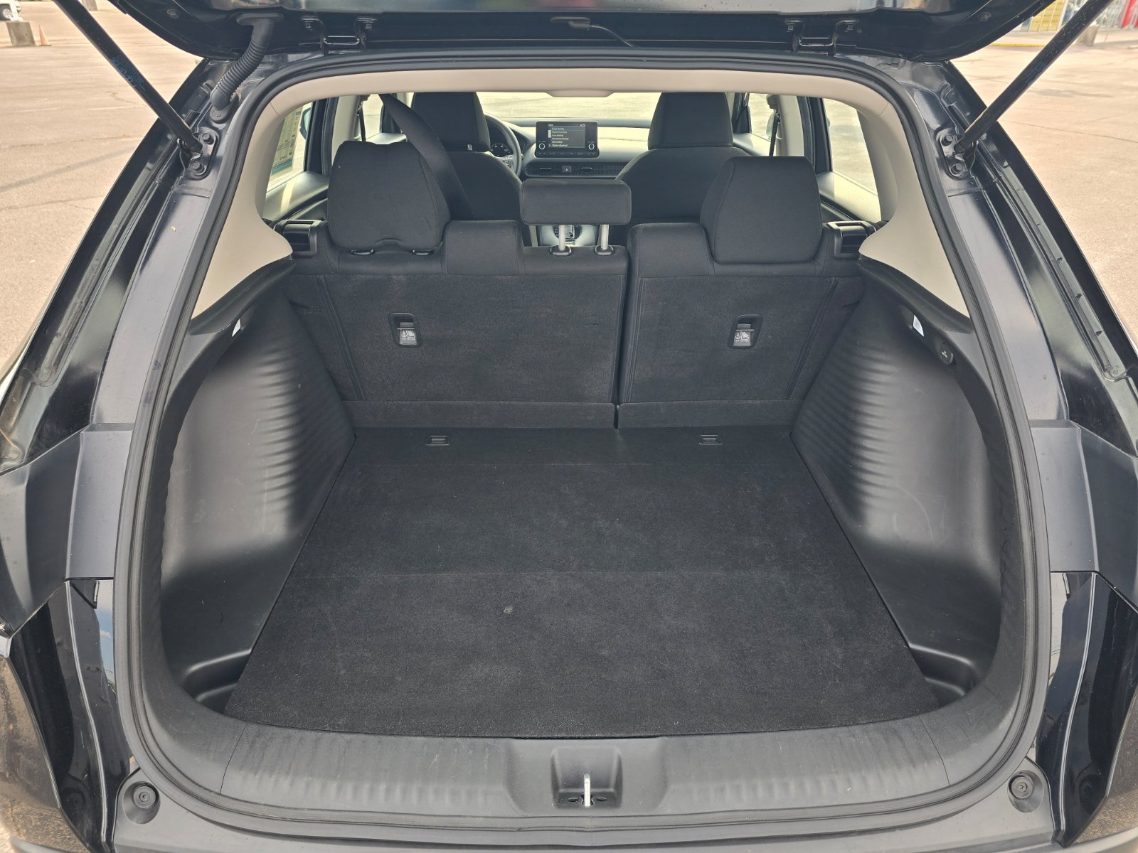 Used 2025 Honda HR-V LX image 26