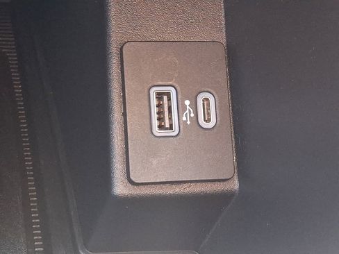 Certified 2022 Ford Edge SEL w/ Convenience Package image 26