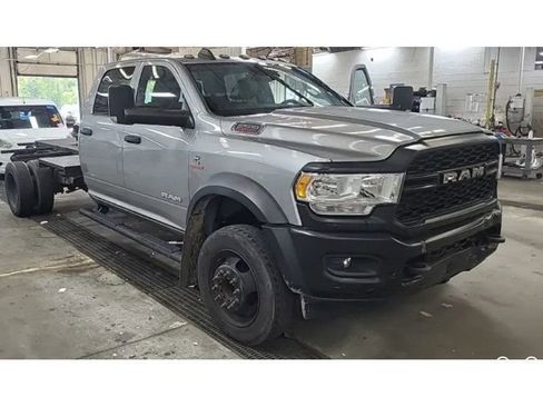 Used 2022 RAM 5500 Tradesman w/ Safety Group AWD/4WD image 2