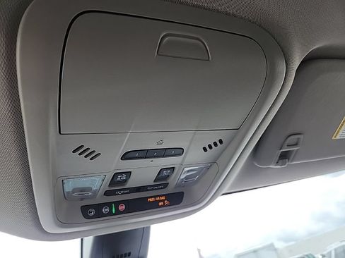 Used 2020 Buick Enclave Avenir w/ Avenir Technology Package AWD/4WD image 18