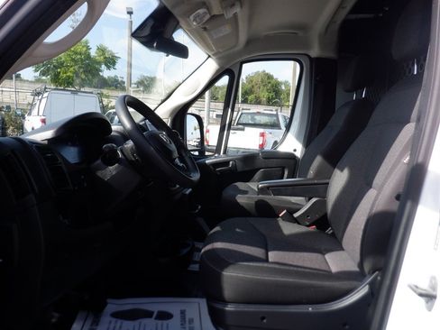 Used 2025 RAM ProMaster 2500 w/ U-Haul Equipment Group FWD image 10