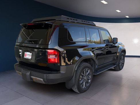 Used 2024 Toyota Land Cruiser image 5