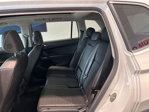 Used 2021 Volkswagen Tiguan SEL AWD/4WD image 16