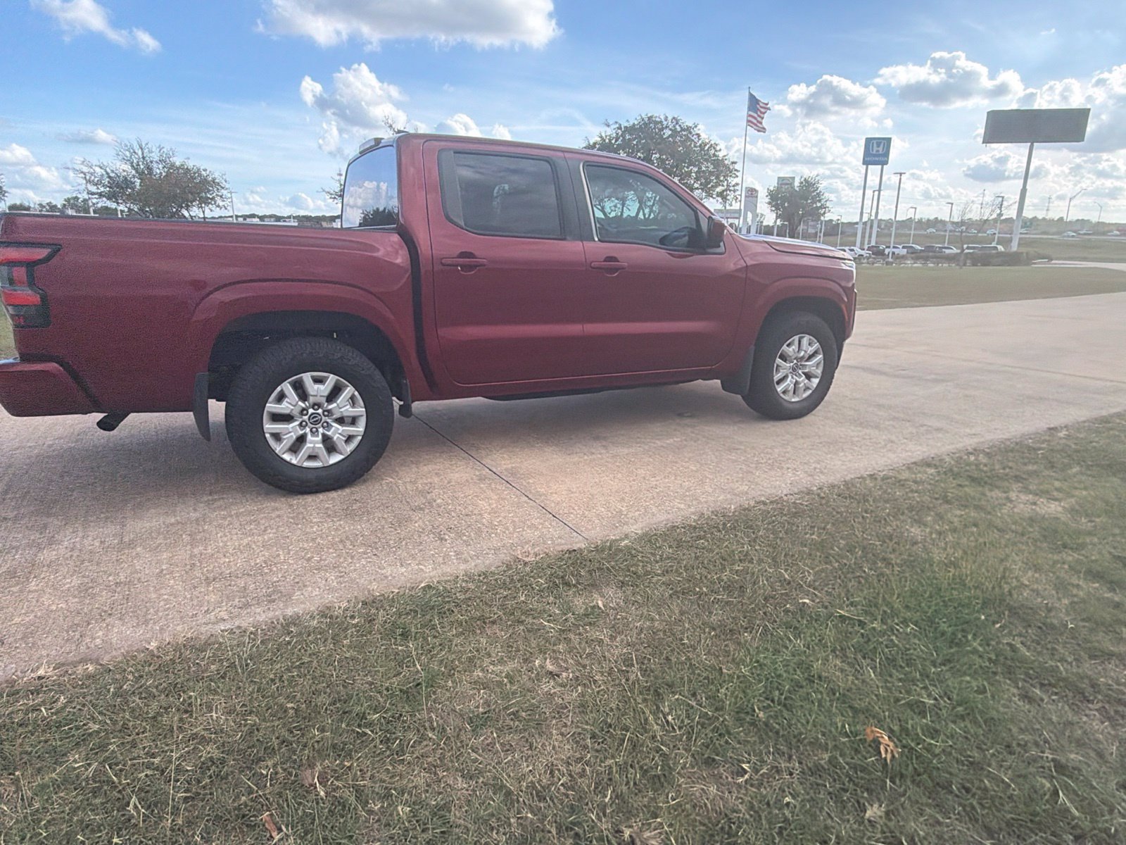 Used 2022 Nissan Frontier SV w/ Technology Package AWD/4WD image 9