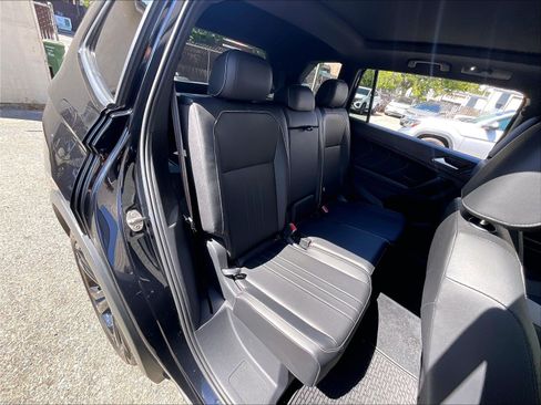 Certified 2023 Volkswagen Tiguan SE R-Line FWD image 26