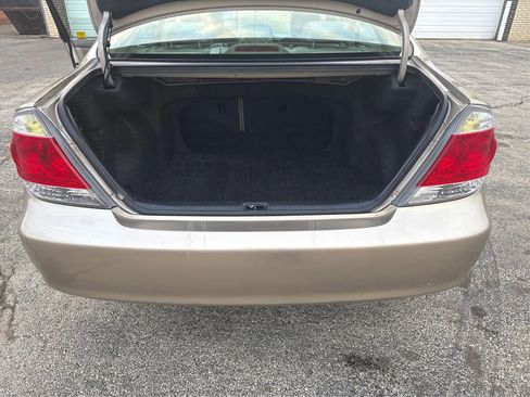 Used 2005 Toyota Camry LE image 15