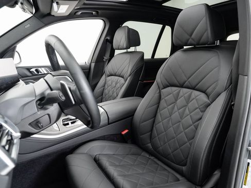 Used 2024 BMW X5 xDrive40i w/ Premium Package image 5