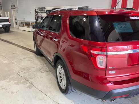 Used 2014 Ford Explorer XLT w/ Equipment Group 202A AWD/4WD image 14