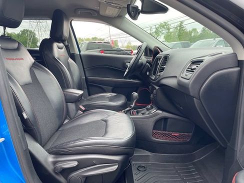 Used 2018 Jeep Compass Trailhawk w/ Navigation Group AWD/4WD image 17