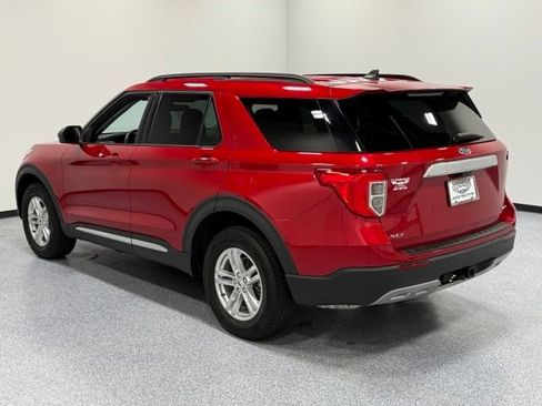 Used 2023 Ford Explorer XLT w/ Equipment Group 202A AWD/4WD image 7