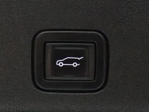 Used 2023 Chevrolet Tahoe RST image 8